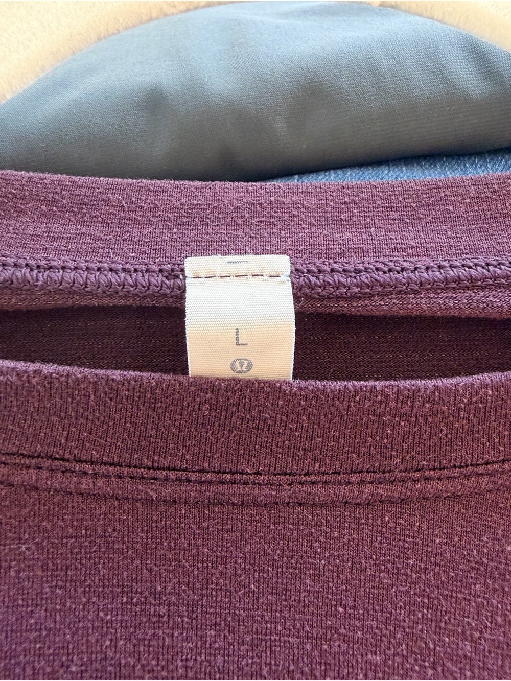 Men’s Large Lululemon Maroon Short Sleeve Performance Tee - Picture 5 of 5